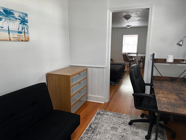 Foto del edificio - 1309 E Harding St