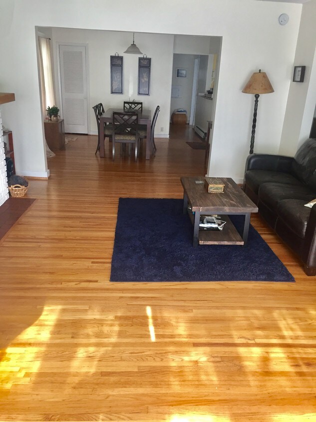 Foto principal - 157 Springville Ave