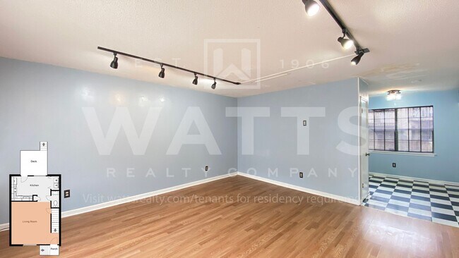 Building Photo - 2 Bedroom Southside Townhouse