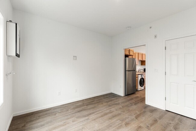 Foto del edificio - 50 R Maplewood Ave