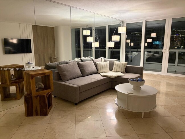 Foto del edificio - 1717 N Bayshore Dr