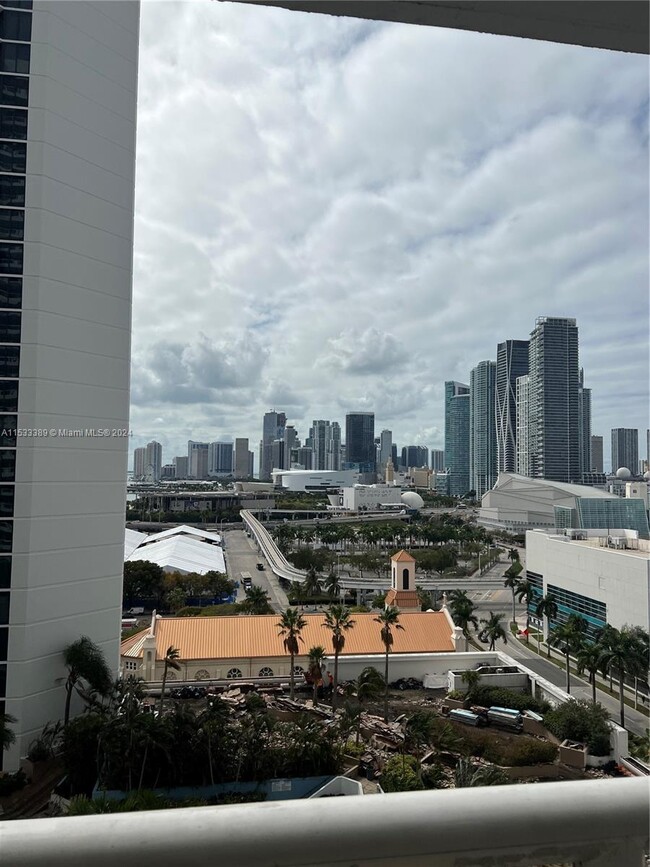 Foto del edificio - 1717 N Bayshore Dr