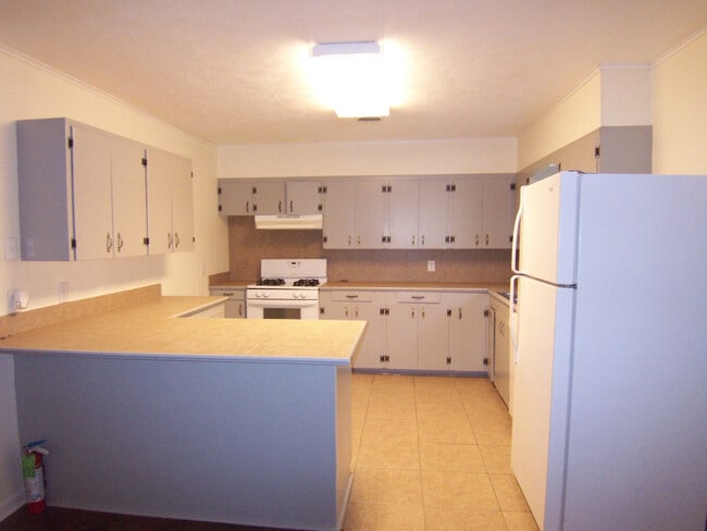 Building Photo - 6105 Shreveport Hwy