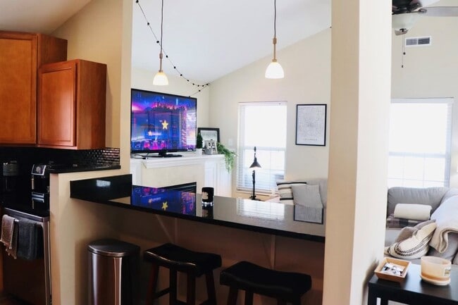 Breakfast bar in Kitchen - 4129 Ballard Ave
