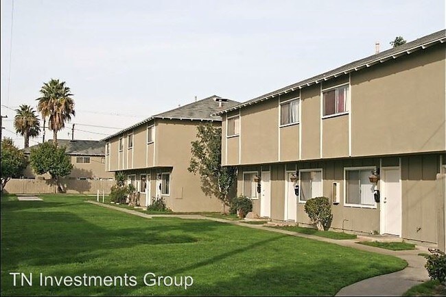 Foto del edificio - 1235-1235 Sharon Cir