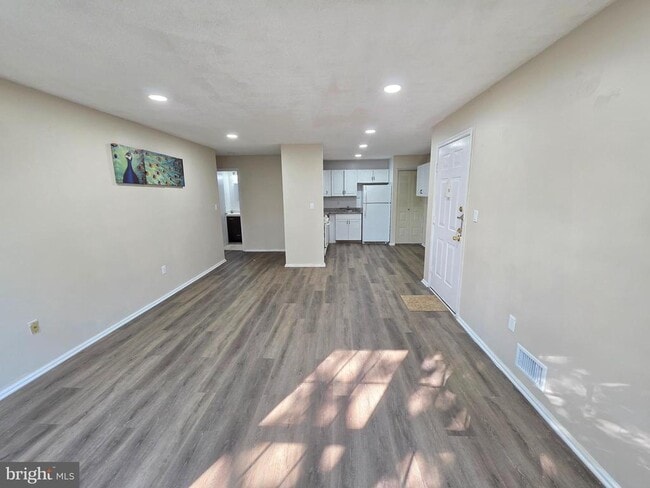 Building Photo - 22 Alburtus Ct
