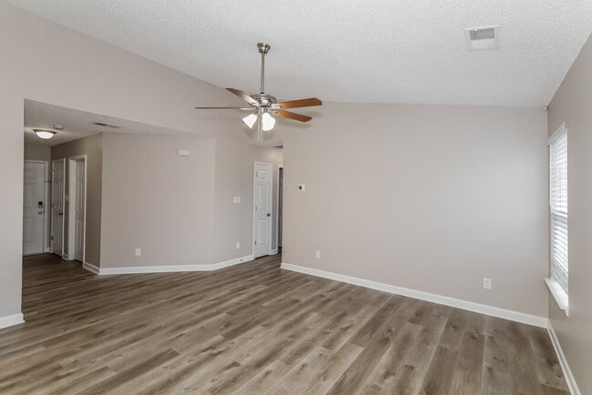 Building Photo - 4905 Aldersbrook Dr