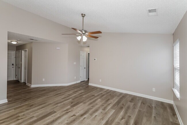 Foto del edificio - 4905 Aldersbrook Dr
