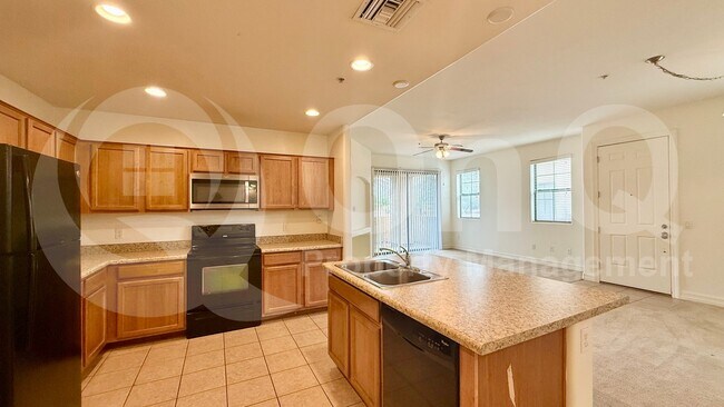 Foto del edificio - 1456 E 9th St