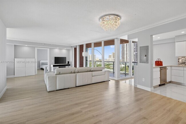 Foto del edificio - 3370 Hidden Bay Dr