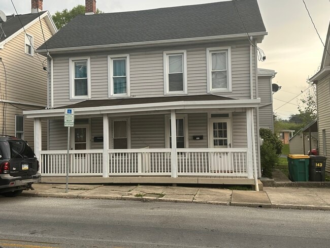 Building Photo - 143 N Potomac St