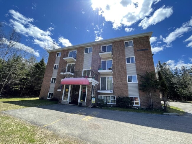 Building Photo - 33 Dobbin St