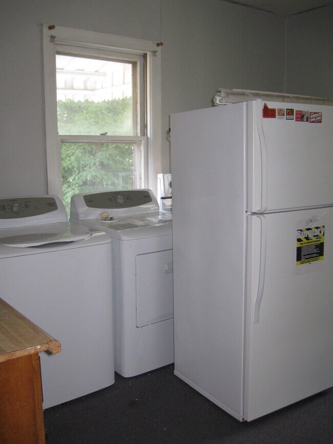 Foto del edificio - 811-813 W University Ave