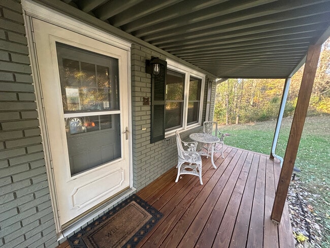 Foto del edificio - 44 Maple Ave