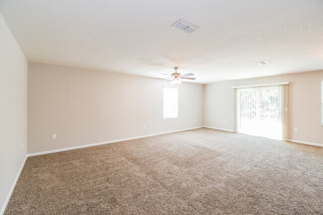 Foto del edificio - 895 Cameron Oaks Pl