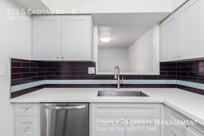 Building Photo - 813 S Casitas Dr