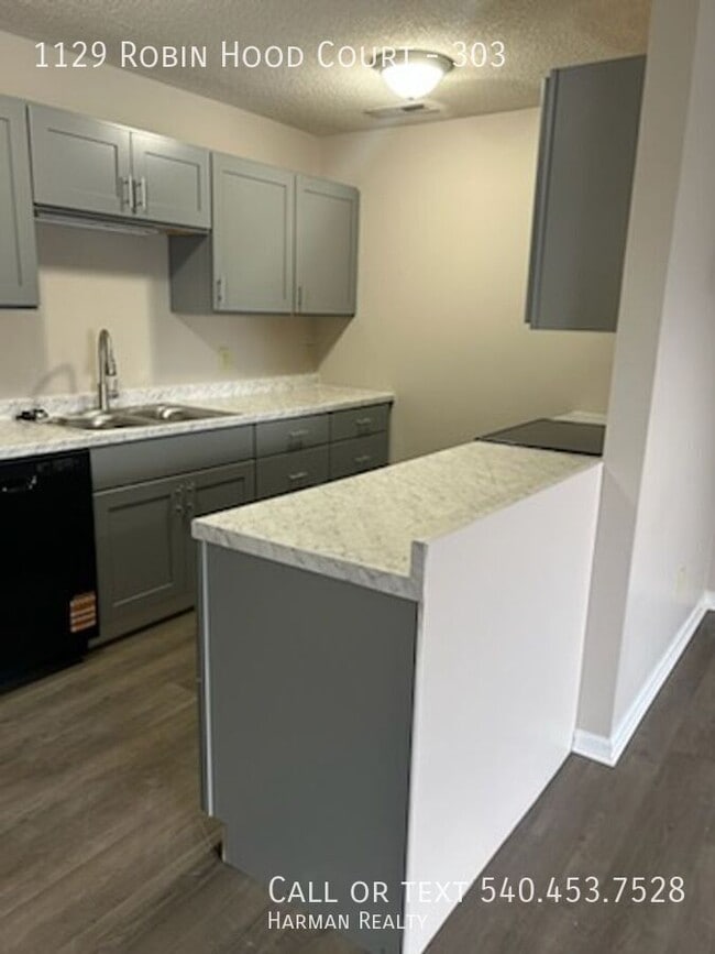 Foto del edificio - 1129 Robin Hood Ct