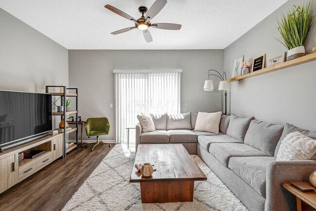 Foto del edificio - 5787 Passage Creek Dr