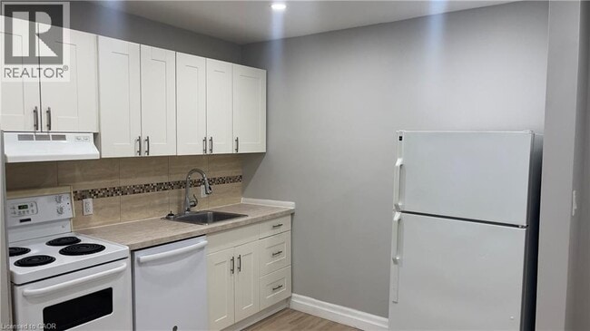 Photo du bâtiment - 326 Hunter St E