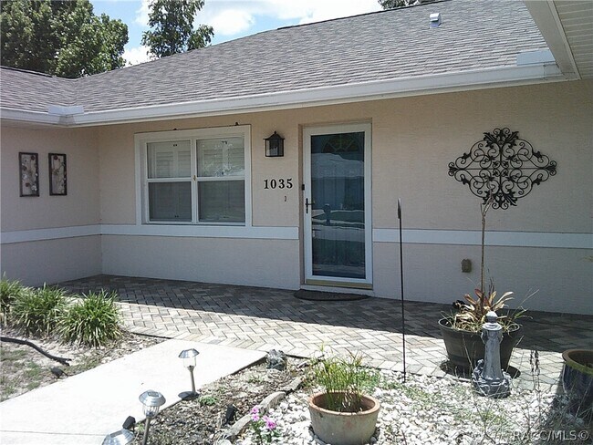 Building Photo - 1035 S Brookfield Dr