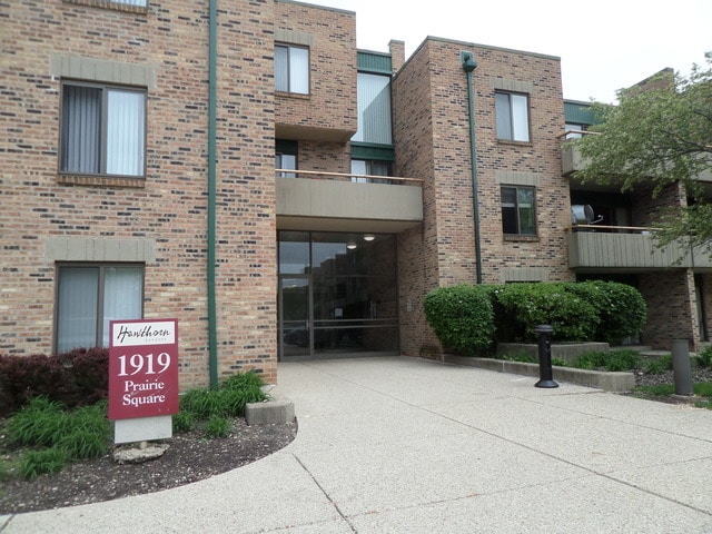 Building Photo - 1919 Prairie Square