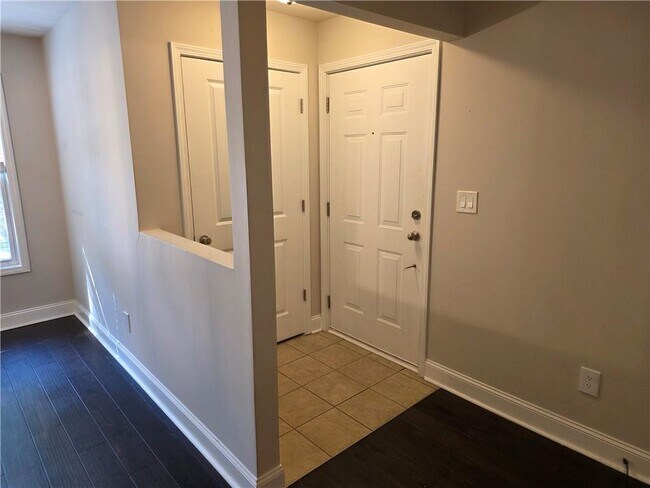 Foto del edificio - 1304 Madison Ln S E