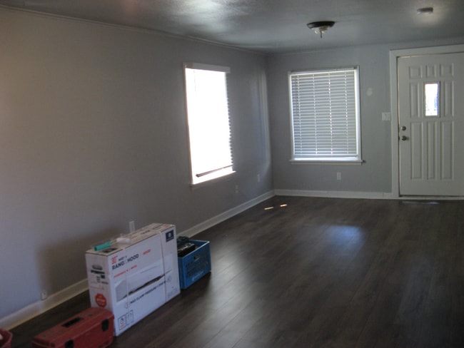 Building Photo - 2503 Oakes Ave