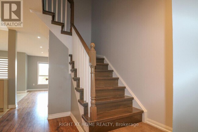 Photo du bâtiment - 497 Ainsworth Dr