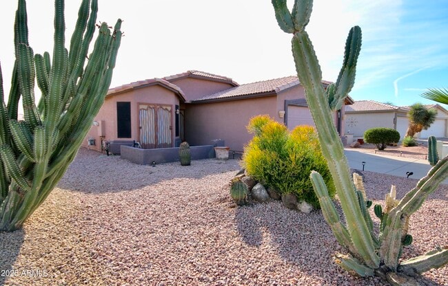 Building Photo - 1373 E Cherry Hills Dr