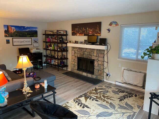 Foto del edificio - 17493 E Mansfield Ave