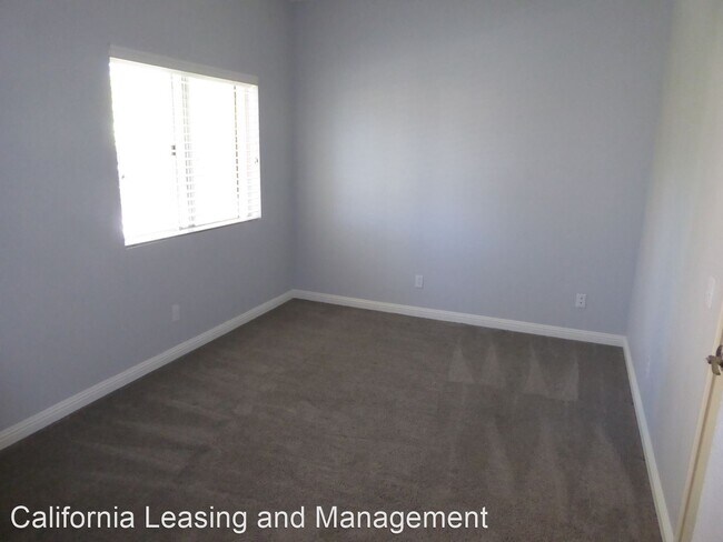 Building Photo - 27837 Skycrest Cir Dr
