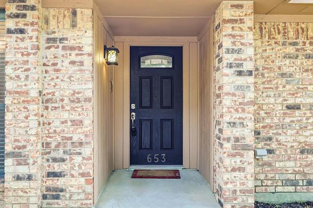Foto del edificio - 653 Raven Ln