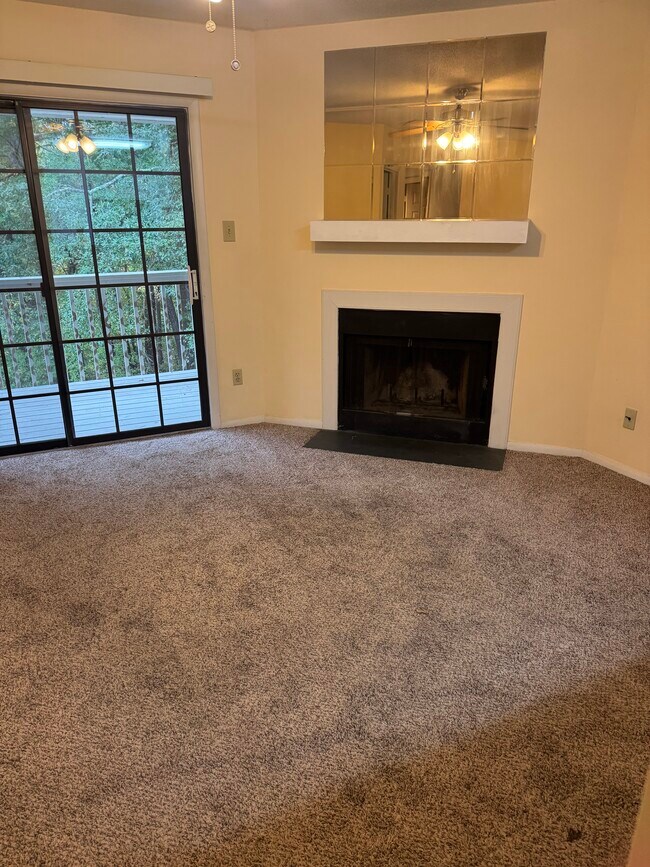 Foto del edificio - 3704 Chimney Ridge Pl