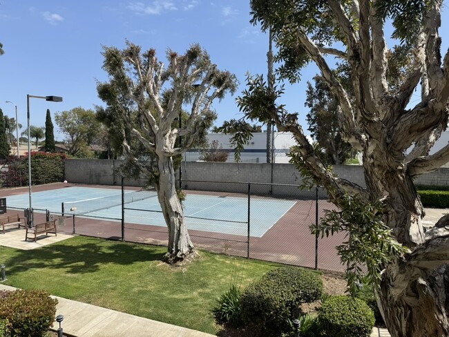 Foto del edificio - 7735 Newman Ave