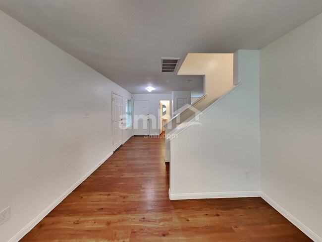 Foto del edificio - 5939 Stockholm Ct
