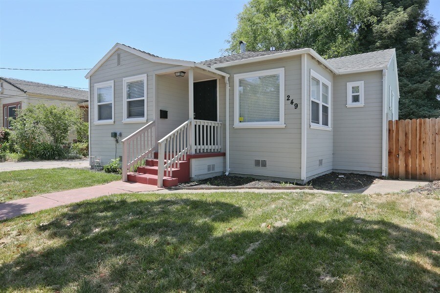 Primary Photo - 249 Curry Ave