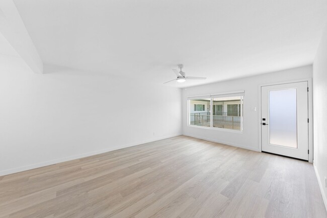 Interior Photo - 1740 Park Avenue