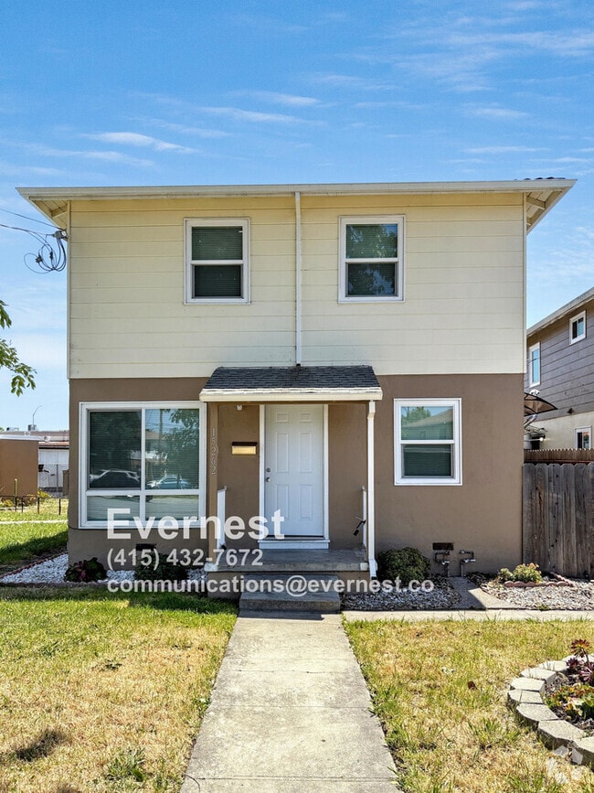 Building Photo - 15262 Upton Ave