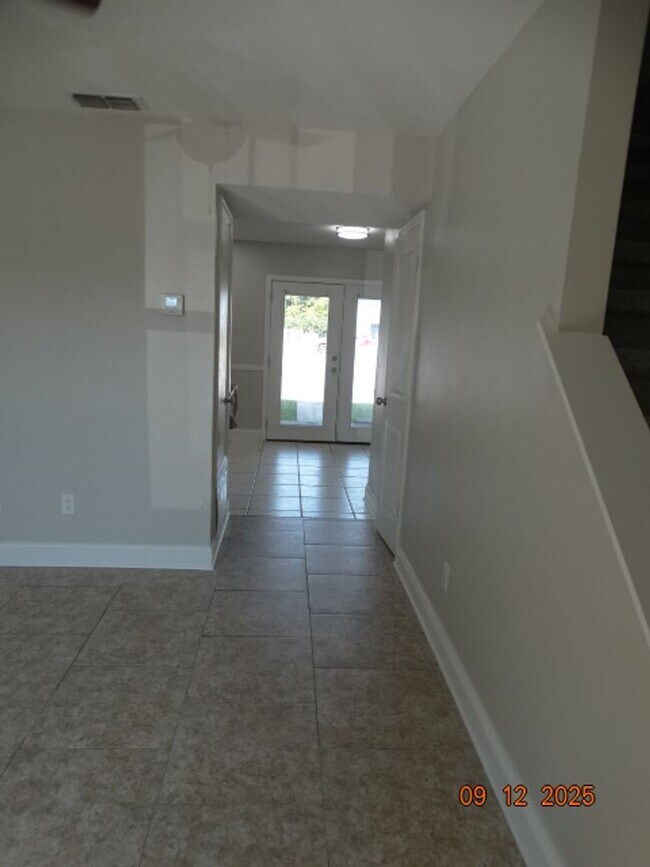 Foto del edificio - 1325 Greendale Ave