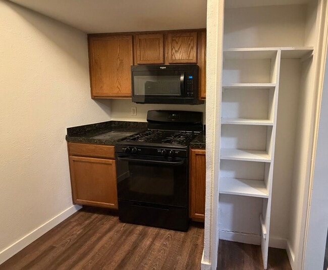 Foto del edificio - 4107 Avondale Ave