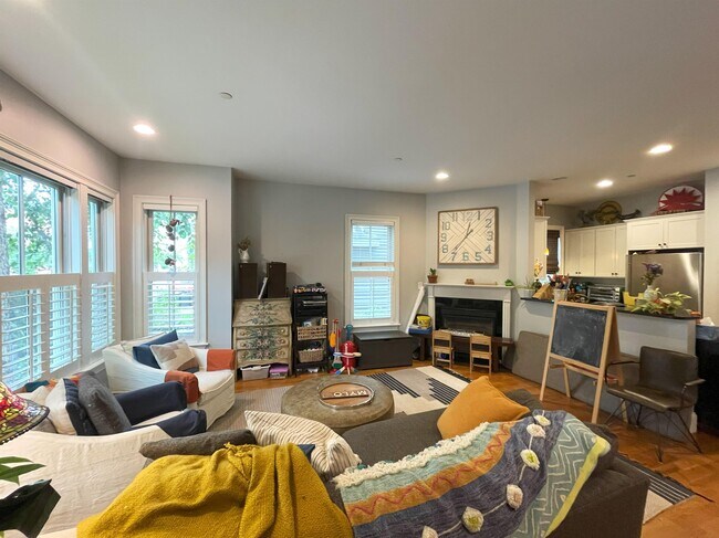Building Photo - 14 Bolster St