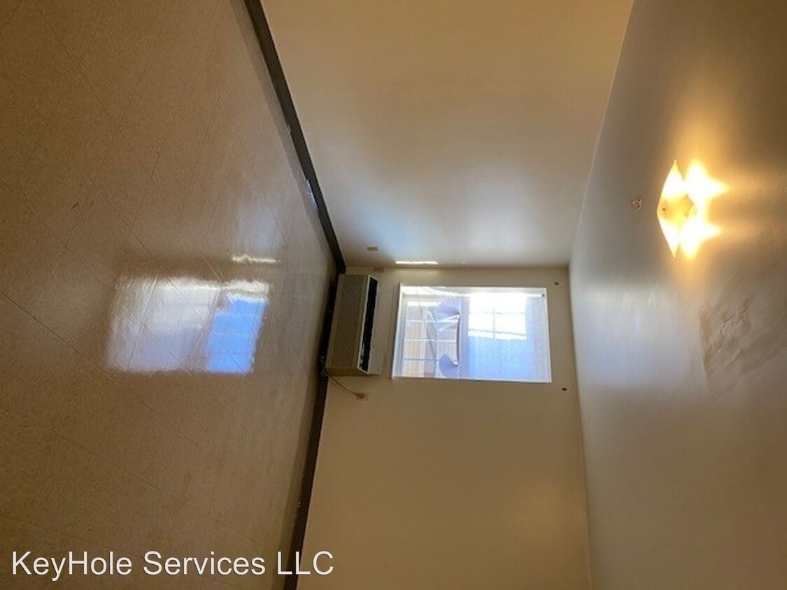 Primary Photo - 1200 N Collington Ave