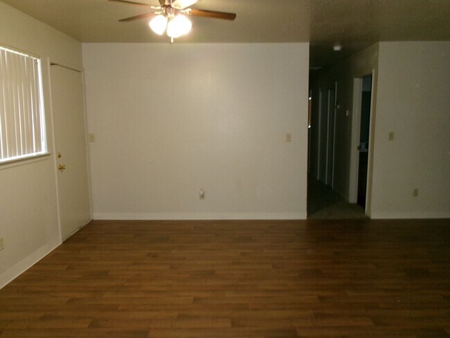 Foto del edificio - UPDATED 3 BEDROOM 2 BATH