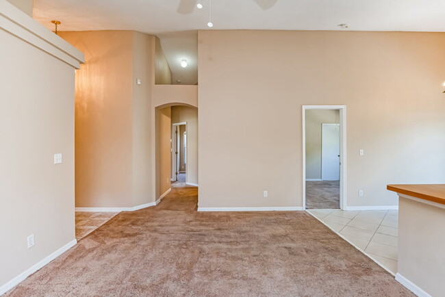 Foto del edificio - 1153 Sheeler Hills Dr