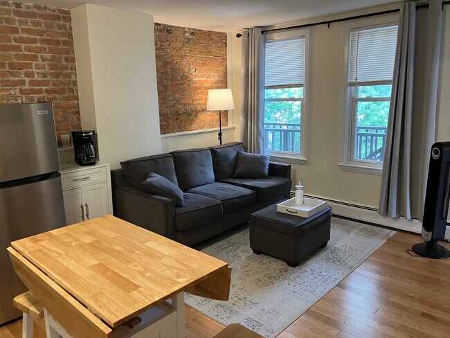 Foto del edificio - 42A Linden Ave