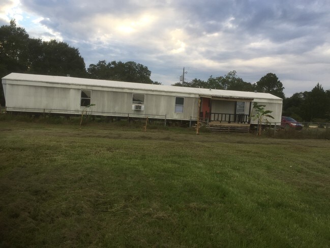 Foto del edificio - 12375 Lloyd Rd