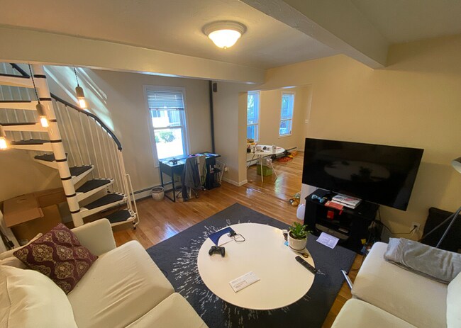 Building Photo - 259 Beacon St