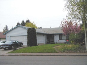 Building Photo - 601 NE 112th St
