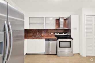 Building Photo - 3200 N Course Ln