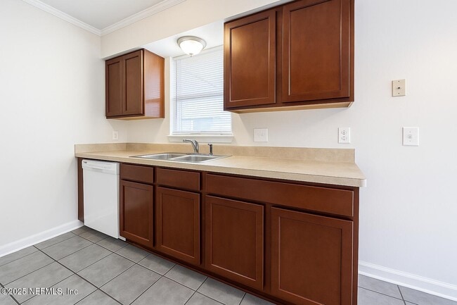 Foto del edificio - 8362 Kipling Ct